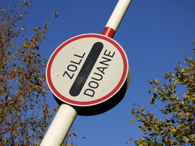 Zoll-Jahresbilanz vorgestellt: Handelsverband fordert effektiveres Vorgehen gegen illegale Waren aus Fernost